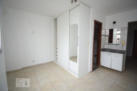 Quarto de apartamento para alugar com 1 quarto, 38m² em Conjunto 2, Brasília