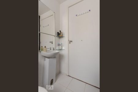 Banheiro de apartamento à venda com 2 quartos, 45m² em Jardim Dona Leopoldina, Porto Alegre