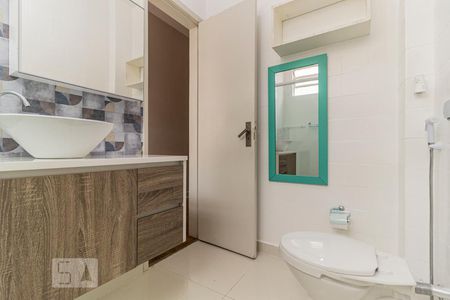 Banheiro - Armário de kitnet/studio para alugar com 1 quarto, 46m² em Bela Vista, São Paulo