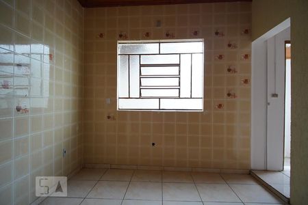 Cozinha de casa para alugar com 1 quarto, 100m² em Vila Jardim, Porto Alegre