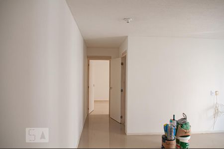 Corredor de casa de condomínio para alugar com 1 quarto, 54m² em Taquara, Rio de Janeiro