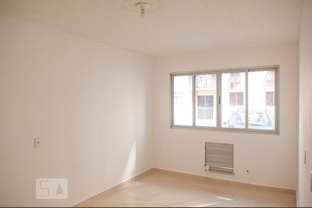 Quarto de casa de condomínio para alugar com 1 quarto, 54m² em Taquara, Rio de Janeiro