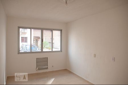 Quarto de casa de condomínio para alugar com 1 quarto, 54m² em Taquara, Rio de Janeiro