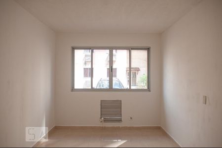 Quarto de casa de condomínio para alugar com 1 quarto, 54m² em Taquara, Rio de Janeiro