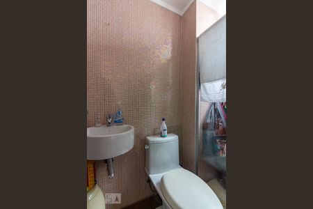 Apartamento à venda com 200m², 4 quartos e 4 vagas Apartamento à venda com 200m², 4 quartos e 4 vagasBanheiro da Suíte 4