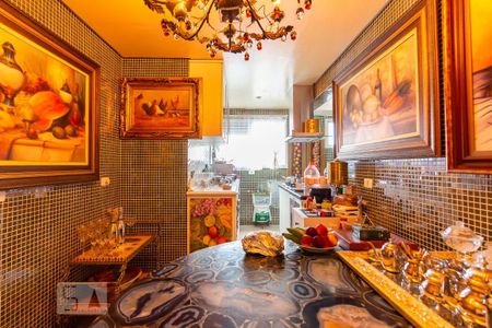 Apartamento à venda com 200m², 4 quartos e 4 vagas Apartamento à venda com 200m², 4 quartos e 4 vagasCozinha