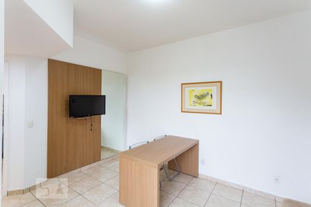 Sala/Cozinha de apartamento para alugar com 1 quarto, 47m² em Santa Efigênia, Belo Horizonte