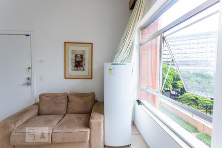 Geladeira de apartamento para alugar com 1 quarto, 47m² em Santa Efigênia, Belo Horizonte