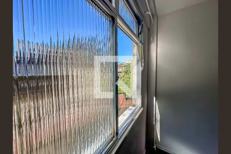 Vista Quarto 1 de apartamento para alugar com 2 quartos, 55m² em Laranjeiras, Rio de Janeiro