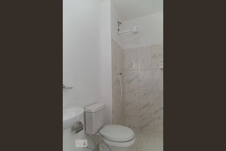 Banheiro de kitnet/studio para alugar com 1 quarto, 18m² em Jardim Oriental, São Paulo