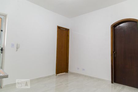 Sala e cozinha de apartamento para alugar com 2 quartos, 40m² em Jardim Oriental, São Paulo