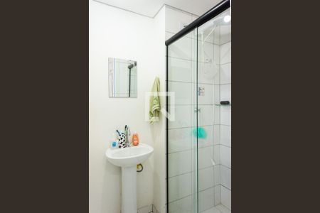 Banheiro de apartamento à venda com 1 quarto, 24m² em Vila Granada, São Paulo