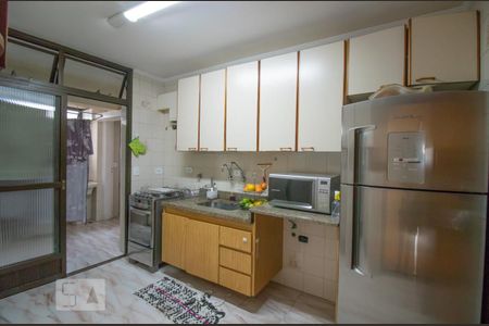 Apartamento para alugar com 117m², 3 quartos e 2 vagas Apartamento para alugar com 117m², 3 quartos e 2 vagasCozinha