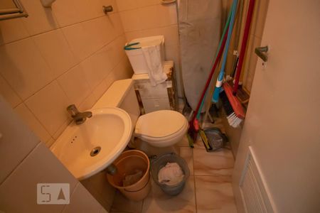 Apartamento para alugar com 117m², 3 quartos e 2 vagas Apartamento para alugar com 117m², 3 quartos e 2 vagasBanheiro de Serviço