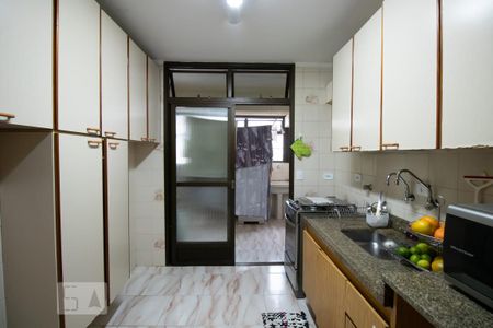 Apartamento para alugar com 117m², 3 quartos e 2 vagas Apartamento para alugar com 117m², 3 quartos e 2 vagasCozinha