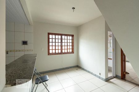 Sala de casa para alugar com 2 quartos, 80m² em Campo Grande, Rio de Janeiro