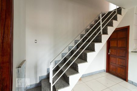 Escada de casa para alugar com 2 quartos, 80m² em Campo Grande, Rio de Janeiro