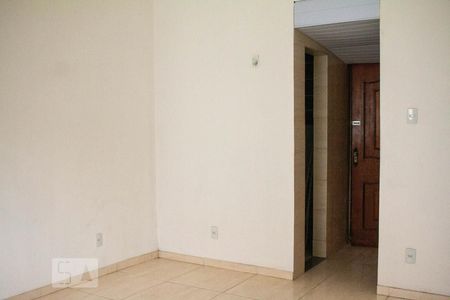 Quarto/Sala de kitnet/studio à venda com 1 quarto, 30m² em Centro, Niterói
