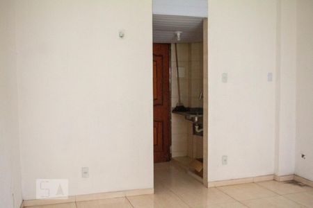 Quarto/Sala de kitnet/studio à venda com 1 quarto, 30m² em Centro, Niterói