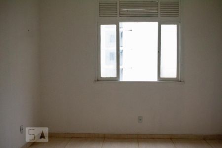 Quarto/Sala de kitnet/studio à venda com 1 quarto, 30m² em Centro, Niterói