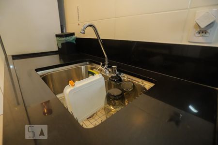 Cozinha e Área de Serviço de kitnet/studio para alugar com 1 quarto, 32m² em Água Branca, São Paulo