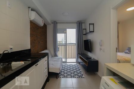 Cozinha e Área de Serviço de kitnet/studio para alugar com 1 quarto, 32m² em Água Branca, São Paulo