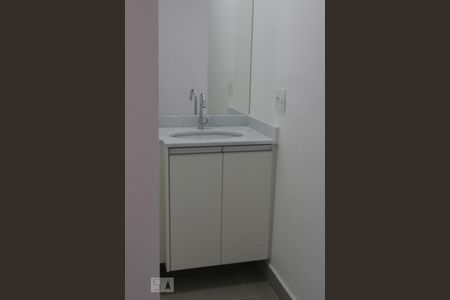 Banheiro de apartamento à venda com 2 quartos, 55m² em Vila Prudente, São Paulo