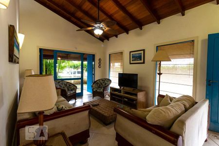 Sala de casa para alugar com 3 quartos, 140m² em Ponta das Canas, Florianópolis