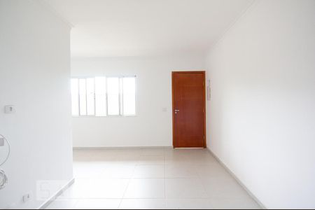 Sala de casa de condomínio para alugar com 2 quartos, 75m² em Vila Pereira Cerca, São Paulo