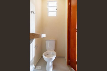 Lavabo de casa de condomínio para alugar com 2 quartos, 75m² em Vila Pereira Cerca, São Paulo