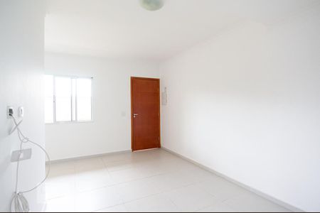 Sala de casa de condomínio para alugar com 2 quartos, 75m² em Vila Pereira Cerca, São Paulo