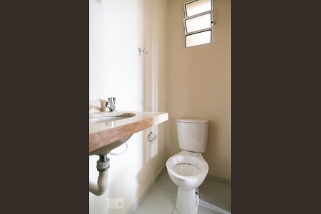 Lavabo de casa de condomínio para alugar com 2 quartos, 75m² em Vila Pereira Cerca, São Paulo