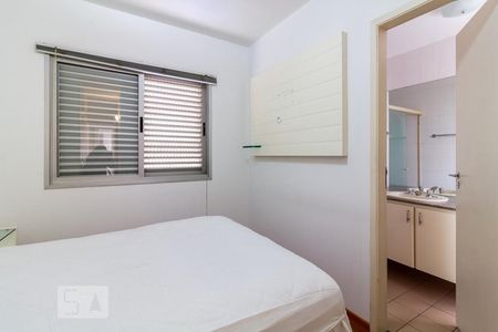 Suite de apartamento para alugar com 3 quartos, 76m² em Vila Olímpia, São Paulo