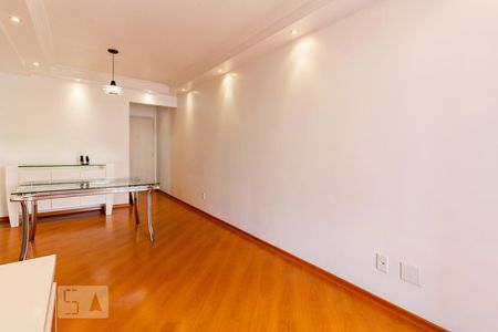 Sala de apartamento para alugar com 3 quartos, 76m² em Vila Olímpia, São Paulo