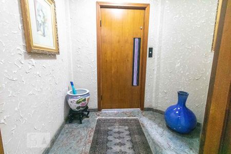 Apartamento à venda com 323m², 3 quartos e 4 vagas Apartamento à venda com 323m², 3 quartos e 4 vagasHall do Elevador