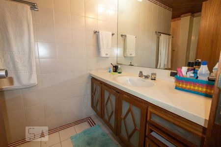 Apartamento à venda com 323m², 3 quartos e 4 vagas Apartamento à venda com 323m², 3 quartos e 4 vagasBanheiro da Suíte 2