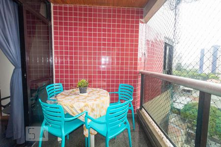 Apartamento à venda com 323m², 3 quartos e 4 vagas Apartamento à venda com 323m², 3 quartos e 4 vagasVaranda da Suíte 2