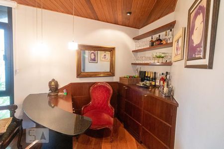 Apartamento à venda com 323m², 3 quartos e 4 vagas Apartamento à venda com 323m², 3 quartos e 4 vagasBar