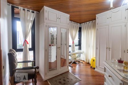 Apartamento à venda com 323m², 3 quartos e 4 vagas Apartamento à venda com 323m², 3 quartos e 4 vagasSuíte 3