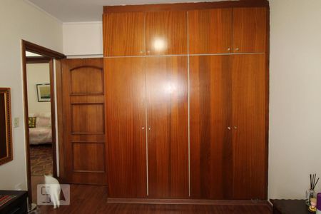 Quarto 1 de apartamento para alugar com 2 quartos, 74m² em Cambuí, Campinas