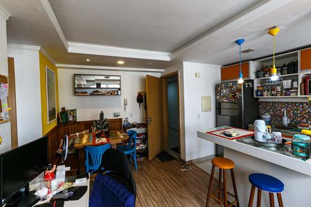 Sala de apartamento à venda com 2 quartos, 52m² em Jardim Carvalho, Porto Alegre