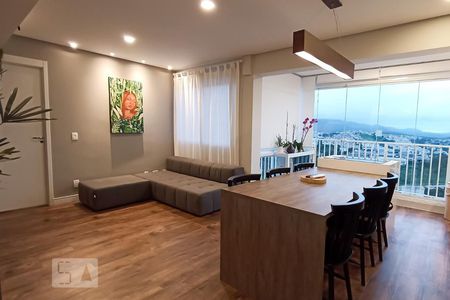 Sala e cozinha de apartamento à venda com 1 quarto, 47m² em Alphaville Empresarial, Barueri