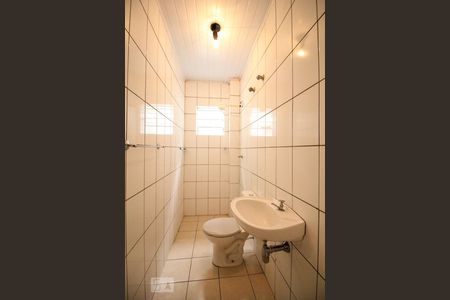 Banheiro de casa para alugar com 1 quarto, 45m² em Vila Pereira Cerca, São Paulo