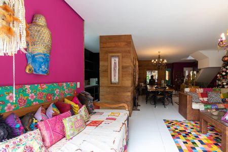 Sala de casa de condomínio à venda com 3 quartos, 369m² em Jardim Vitória Régia, São Paulo