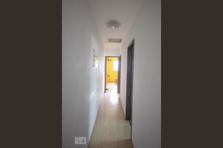 Corredor 2 de casa à venda com 3 quartos, 137m² em Jardim Taboão, São Paulo