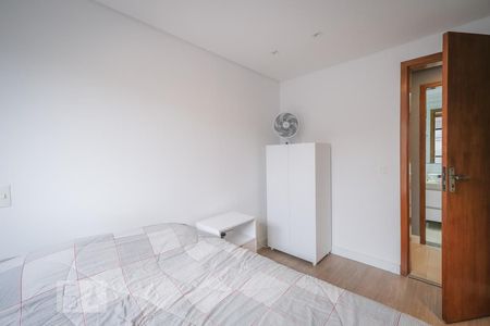 Quarto 1 de apartamento para alugar com 2 quartos, 60m² em São Domingos, Curitiba