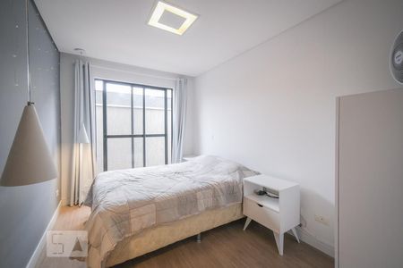 Quarto 1 de apartamento para alugar com 2 quartos, 60m² em São Domingos, Curitiba