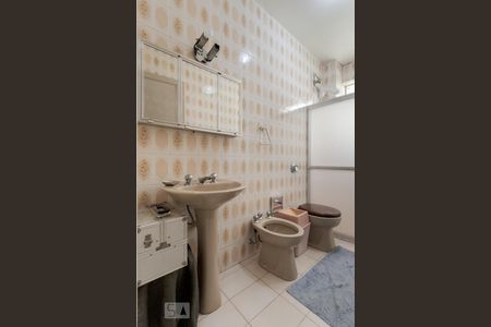 Banheiro de apartamento à venda com 3 quartos, 95m² em Jardim Carvalho, Porto Alegre