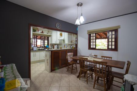 Sala de casa à venda com 3 quartos, 267m² em Ivoturucaia, Jundiaí