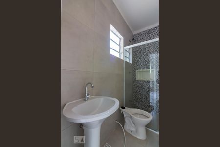 Banheiro de casa para alugar com 1 quarto, 47m² em Km 18, Osasco